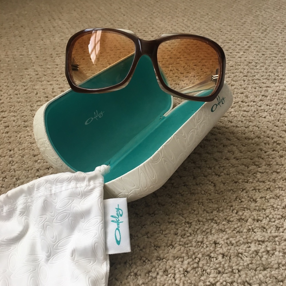 Genuine Oakley Ladies Sunglasses
